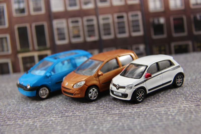 On the other hand, Norev has just begun pursuing true 1:64th scale and so the new Twingo from them is considerably smaller than Majorette’s as well as past Norevs.
